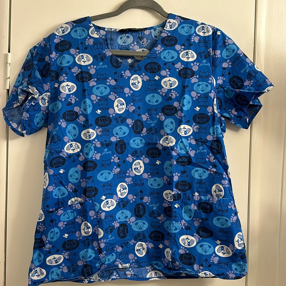 Zoe & Chloe Scrub Top Medium Dog & Cat